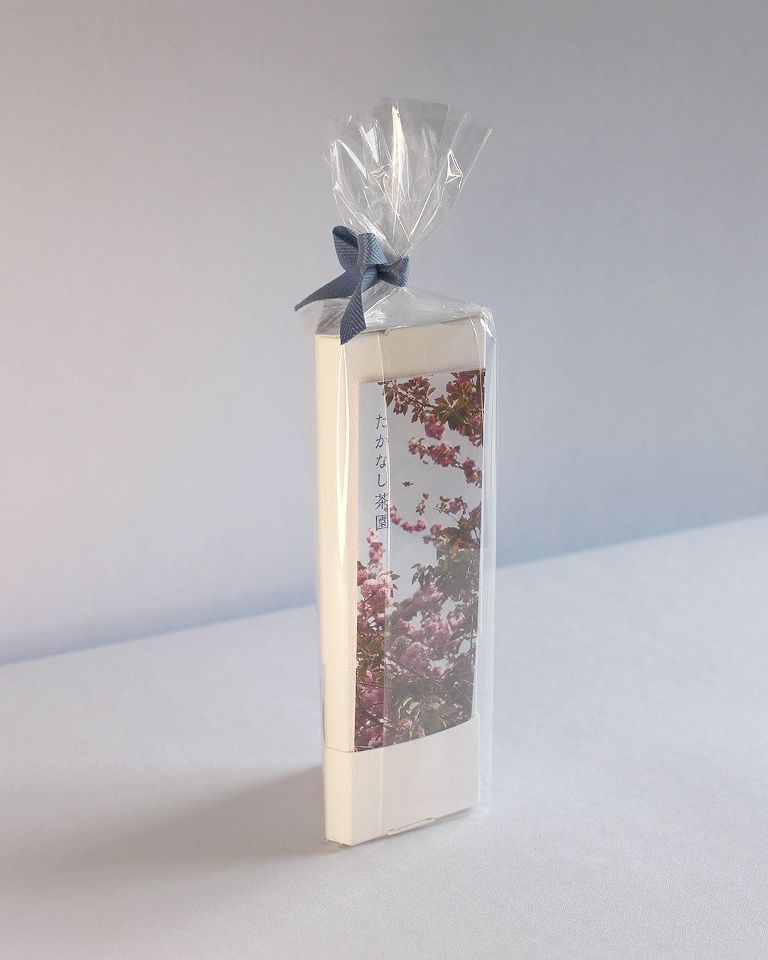 ORIGINAL茶筒箱「お茶ぽん」 丹沢ボタニカル 八重桜煎茶 – 「たかなし